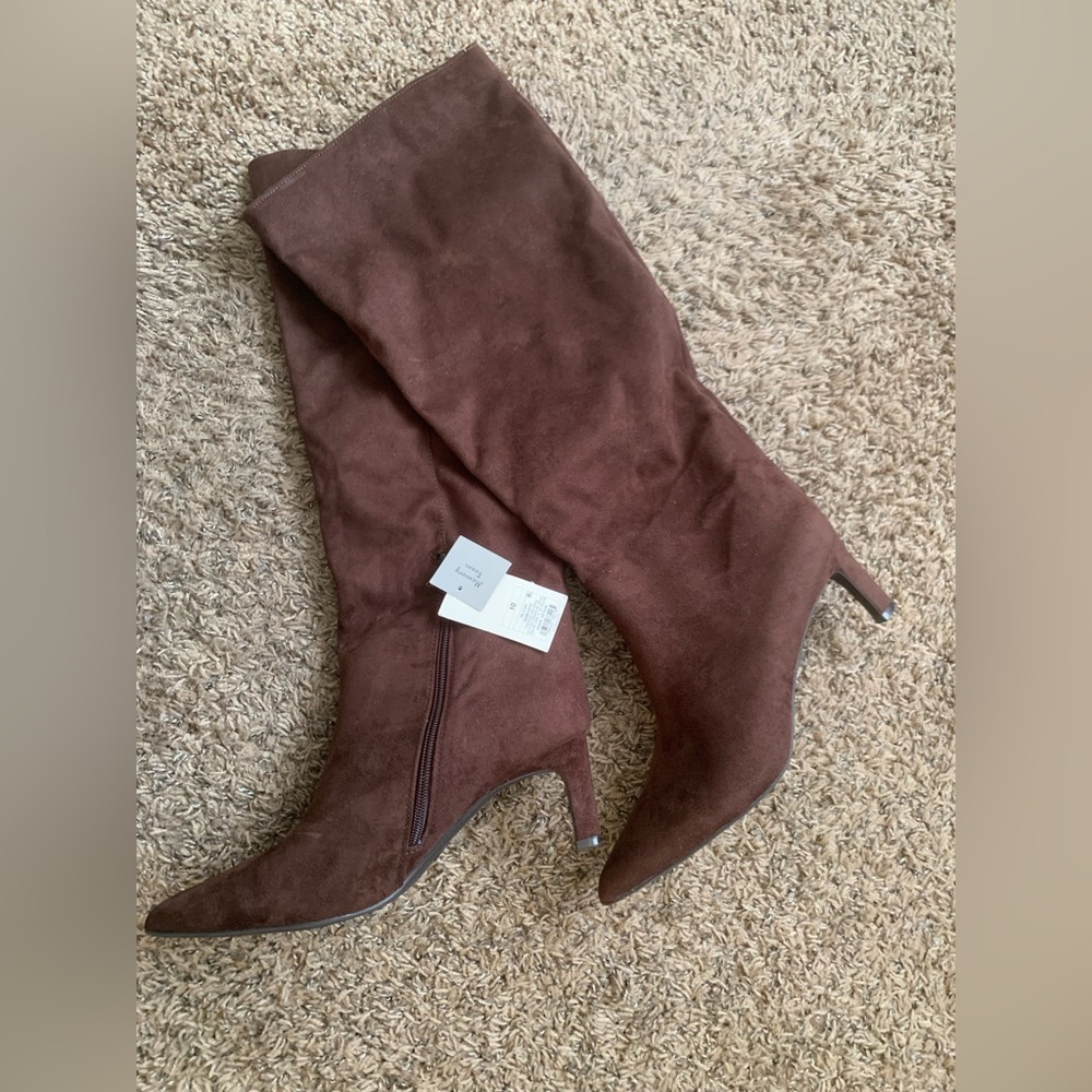 NWT Brown Suede Pointed-Toe Boots